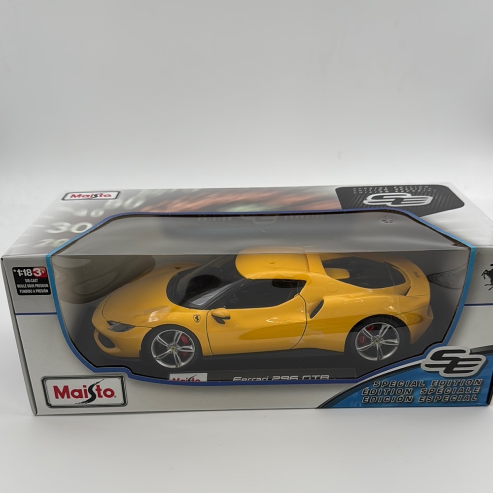 Maisto 1:18 Yellow Ferrari 296 GTB Special Edition Toy Car